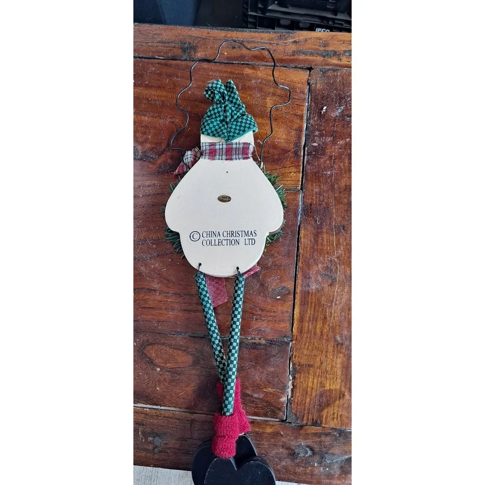 2- Christmas Wood Door Hangers 16